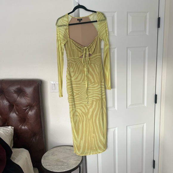 Revolve AFRM MIDI DRESS - Picture 3 of 4